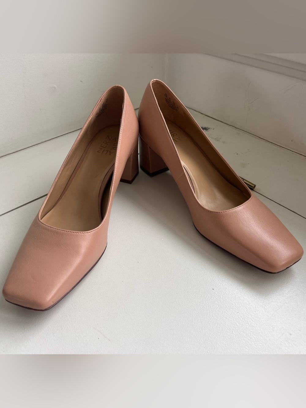 Naturalizer heels, tan, 9.5